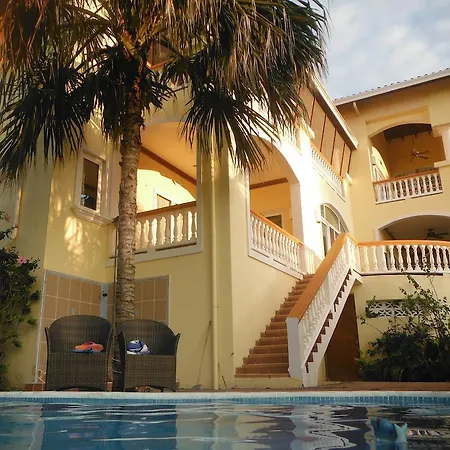 Villa Delfin Roatan